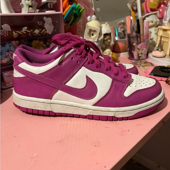 Nike shoes active pink color size 5y - Picture 1 of 6